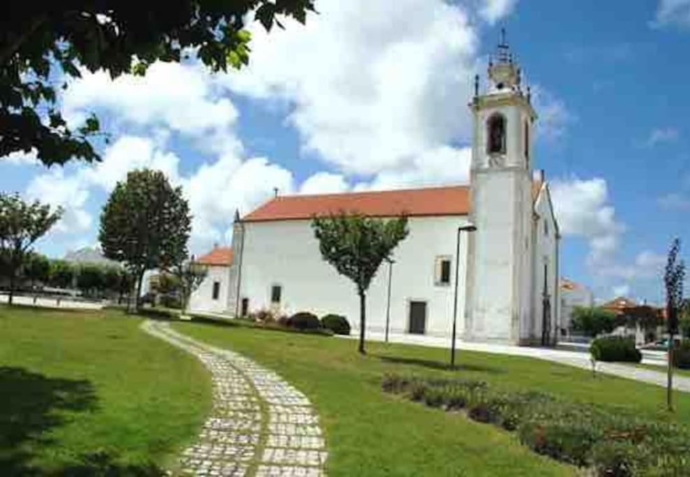Moradia Alegre No Centro Da Vila Da Tocha. Exteriör bild