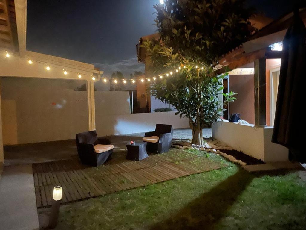 Moradia Alegre No Centro Da Vila Da Tocha. Exteriör bild